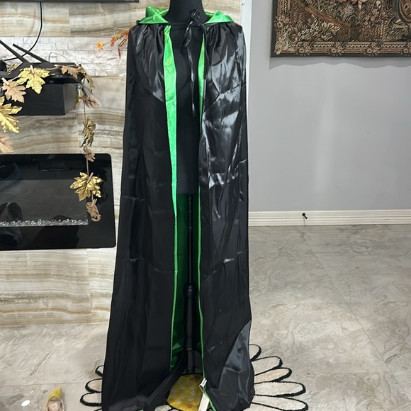 VGLOOK New With Tags Halloween Unisex Vampire Cape. - Picture 11 of 15